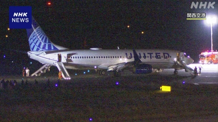 Máy bay của United Airlines phải hạ cánh khẩn cấp xuống Nhật Bản